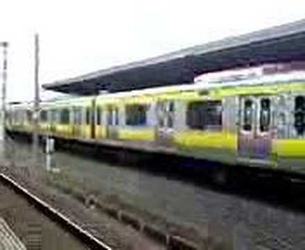 E231系幕張本郷駅発車