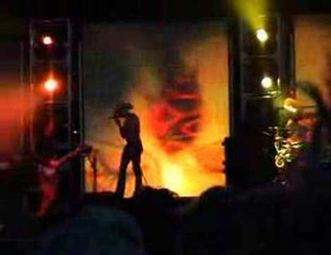 shnaha - Dedicaded to one special person who didn't like Tool but did like this song. I miss you...