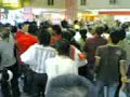 The Store Steal HP Kena Hantam!!
