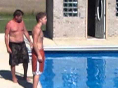 freak out - Stephen learns how to swim. Hi Bella. http://itunes.apple.com/app/wafflepwn-the-greatest-freak/id367293715?mt=8 http://www.youtube.com/user/wafflepwn?feature...