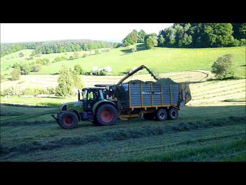 schnitt - 1 Schnitt 2013 Grashäckseln mit New Holland FX 450 und Fendt Favorit 824, Claas Arion 630, Claas Arion 520 C, Claas Arion 630, John Deere 6410, John Deere 6170 R, John Deere 6600, Steyr CVT 6150.