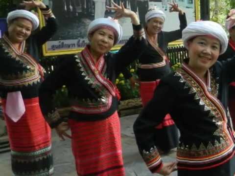 ฟ้อนไตลื้อต้อนรับผู้นำน้ำ