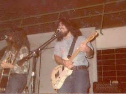 dickeyboyz - The fab-Earthwood performing two of their tunes live @ The Rusty Nail in Chicago, wayyy back in 1977. Picture Video. Band member line-up on this audio was: R...
