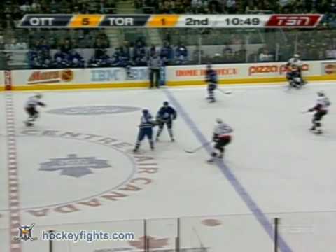 Patrick Eaves vs Darcy Tucker Oct 24, 2006
