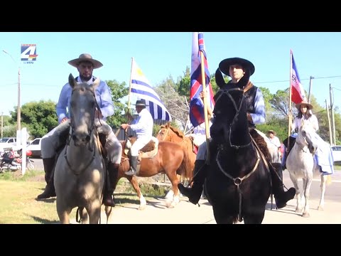 Trasladan mensajes de alumnos uruguayos saludando a escuela Artigas de Paraguay en sus 100 años