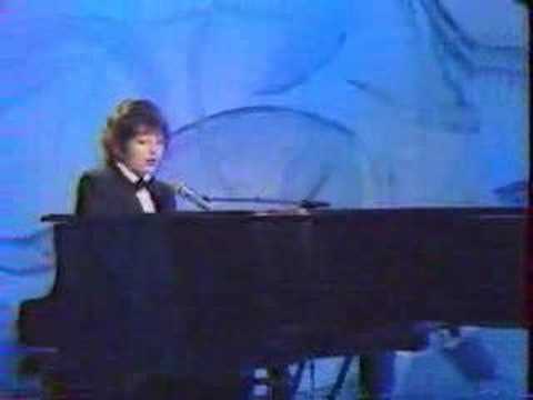 Kate Bush This Woman`s Work TV LIVE