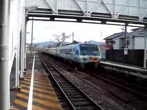 20008.01.16　土佐山田駅に、下り特急南風到着