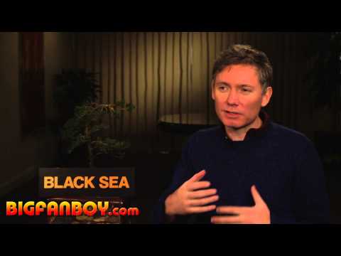 BLACK SEA interview with director Kevin Macdonald on working with Jude Law, Russian cast & more