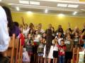 Grupo Guerreiros de Jeová cantando o hino Ele vem