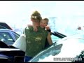 la actriz acudi� con su hijo a la helader�a baskin robbins. despu�s de cumplir todos los deseos de su hijo, sharon se dirigi� a su bentley descapotable.