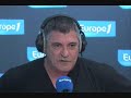 jean-marie bigard raconte 2 bonnes blagues au micro d'europe 1 dans l'emission 
