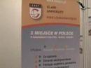 Film przedstawia uczelnię - Społeczną Wyższą Szkołę Przedsię