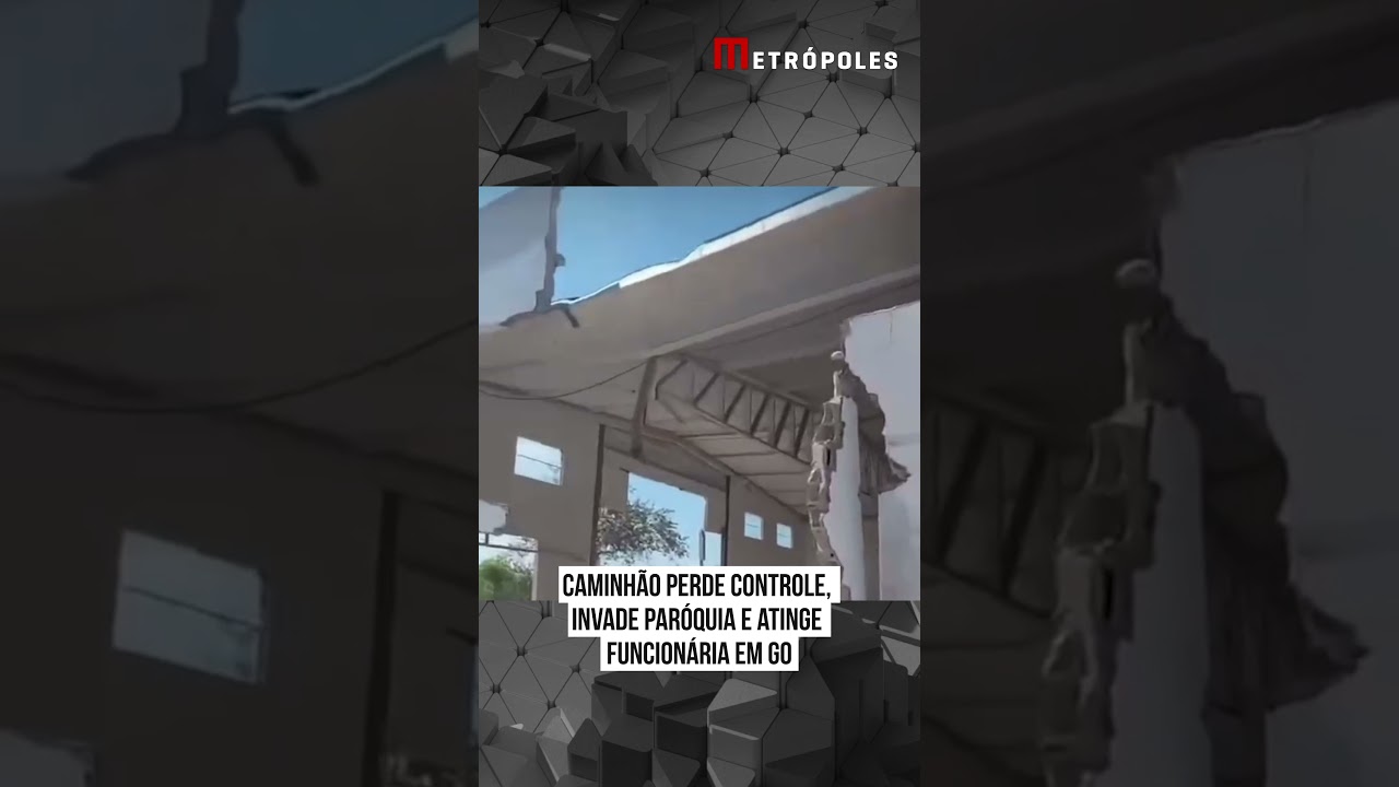 Caminhão perde controle, invade paróquia e atinge funcionária em GO