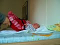 Antonie beim Windeln Antonie beim Windeln