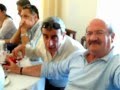 Mera me tragoudia stin Afroula kai ton Andrea - San xielidoni na peto kai tora sto parafiro