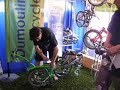 Démontration : comment plier un vélo Brompton M6R et un Dahon Mu SL par Dumoulin Bicyclettes