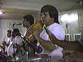 Los Hermanos Ruiz, Entre palmeras