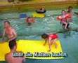 Chari lernt Schwimmen