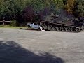 Leopard Berg Panzer (Armée belge) vs Opel Corsa Leopard Berg Panzer (Armée belge) vs Opel Corsa