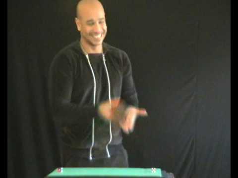 ERNESTO PLANAS CLOSE UP MAGIC