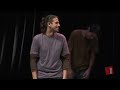 www.improvavel.com.br --- Convidados Marco Luque (Jogador) e Marcelo Tas (MC) Jogo: Só Perguntas Regra: Só é permitido conversar através de perguntas e tentar se manter o maior tempo possível na cena. Se um jogador errar ou demorar demais para falar ele dá seu lugar ao outro. O objetivo é eliminar o outro jogador. Improvável é um espetáculo criado, encenado e produzido pela Cia. Barbixas de Humor. www.barbixas.com.br Gravado no teatro TUCA - SP Dia 25/06/09