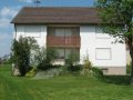 Bauernhaus für zwei Familien mit Nebengebäuden und grossem Grundstück in Munningen