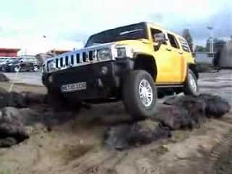 h3 - A Hummer H3 at the rally ground in Frankfurt Motorshow IAA 2007. http://www.Subaru-Impreza.de.