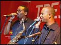 fernando echavarria y la familia andre tocando 
