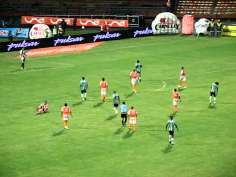 El Atl&eacute;tico Nacional contra el Envigado en el Polideportivo Sur