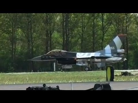 F16