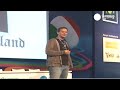 Peter Sunde Kolmisoppi (aka Brokep) es un sueco portavoz de TI con las raíces noruegas y finlandeses. Él es mejor conocido por ser cofundador de The Pirate Bay, un sitio tracker de BitTorrent.