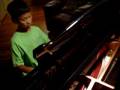 videos de Alex playing Flying Canon inspired by Pachebel on the piano