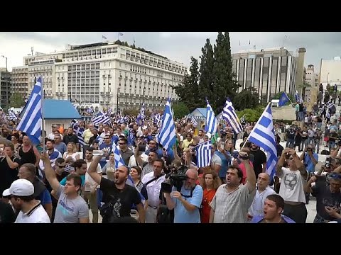 Tsipras gewinnt die Vertrauensabstimmung - Proteste vor dem Parlament