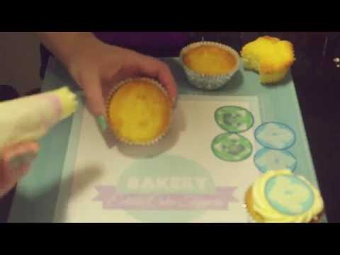 how to attach edible cake topper