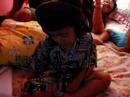 melayan lagu yg dipasang smpi tertdo..