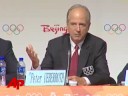 olyplusselectplussportsusoc weighs in on olympic controversiesusoc weighs in on olympic controversiesthe associated pressthe united states olympic committee came to beijing to talk about america's medal hopes, but was confronted with questions about tibet, darfur and pollution. (aug. 6)this video contains only natural sound. no script is available.