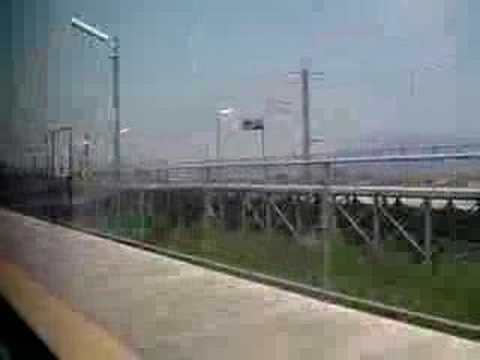 バル～ン佐賀駅を特急列車で通過！