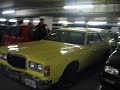 Ford StationWagon dans un parking