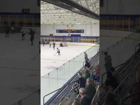 Chase Foy #14 playing center last minute drive after Shattuck put in an empty net goal