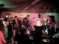 http://marc.verbist.chez-alice.fr
jam session with boney fields at opa bar in paris on the 6th of march 2007.
boney fields on trompet,
mark on bass guitar,
and jammers...