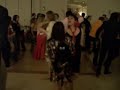 rati y bea bailando descalzas
