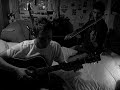 un violon , une guitare , 2p�branle et un peu d'amour...