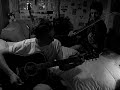 un violon , une guitare , 2p�branle et un peu d'amour...