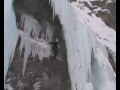 Cascade de glace dans les Hautes Alpes avec l\
