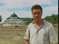 سبحان الله دمرت جميع البيوت ولم يبقى الا بيت الله