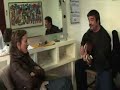 Pannofino, il regista René in Boris, che suona la chitarra tutto il backstage su: beta.foxtv.it
