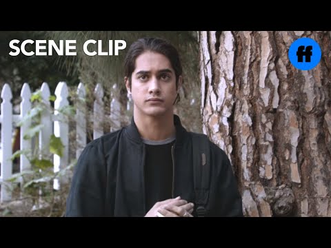 Twisted - Behind the Scenes of the Homecoming Episode