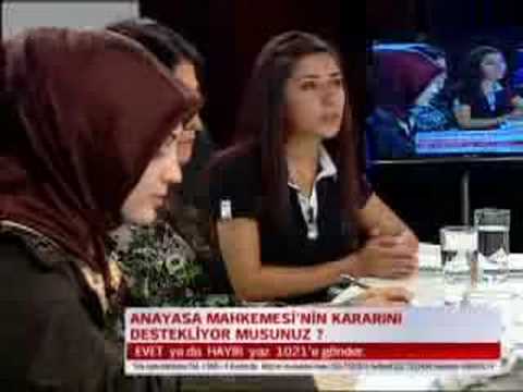 ÜNİVERSİTELİ KIZLAR