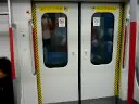 地鐵東涌線韓國列車開關門（奧運站）