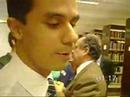 Encontro de um blogueiro inútil (eu) com um blogueiro de respeito (Cristovam Buarque).Biblioteca do Senado FederalBrasília/DFmaio de 2007http://www.blogdocristovam.com.brhttp://fatosinuteis.blogspot.com